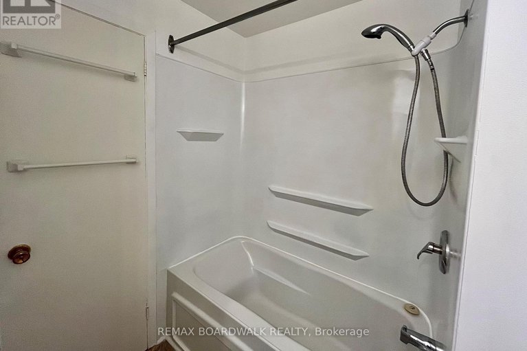 29226894/53j-sumac-street/beacon-hill-south/ottawa/ontario/K1J7T7_10