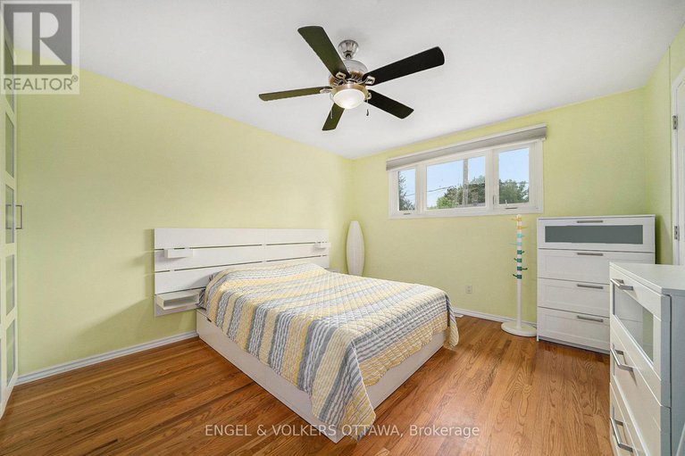 28574224/1841-lorraine-avenue/urbandale-acres/ottawa/ontario/K1H6Z7_14