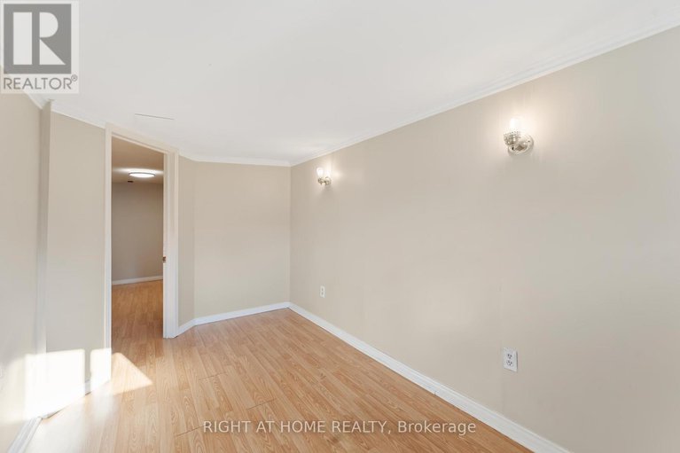 28502747/599-donald-street/overbrookcastle-heights/ottawa/ontario/K1K1L3_40
