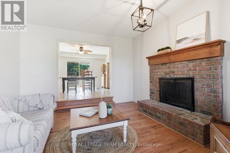 29036869/1102-cindy-hill-crescent/manotick-long-island-nicholls-island/ottawa/ontario/K4M1E8_22