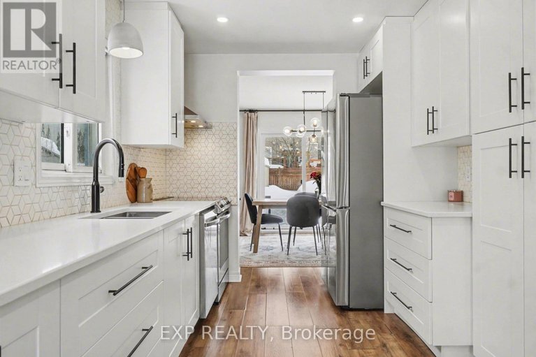 29399476/710-princess-louise-drive/fallingbrookridgemount/ottawa/ontario/K4A3G9_18