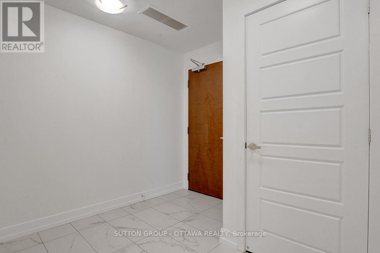 29233597/903-330-titan-private/borden-farmstewart-farmcarleton-heightsparkwood-hills/ottawa/ontario/K2G1G3_4