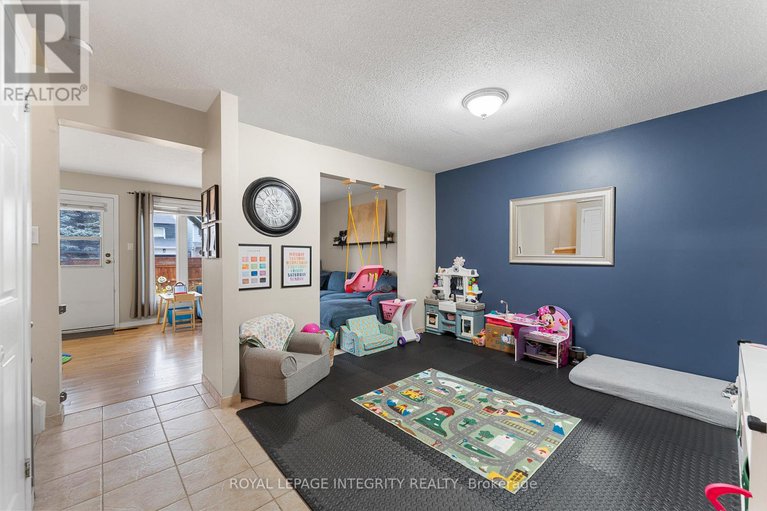 29064817/45-wessex-road/on-the-green/ottawa/ontario/K2J1X2_5