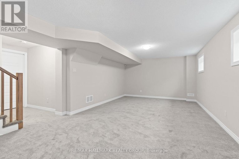 28452822/3000-travertine-way/half-moon-bay/ottawa/ontario/K2J6W5_33