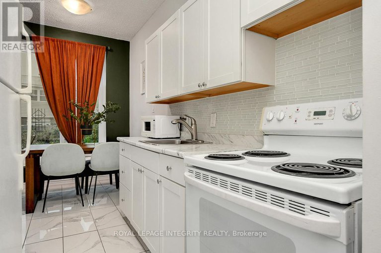 29118050/107-2019-bank-street-s/ellwood/ottawa/ontario/K1V0N1_19