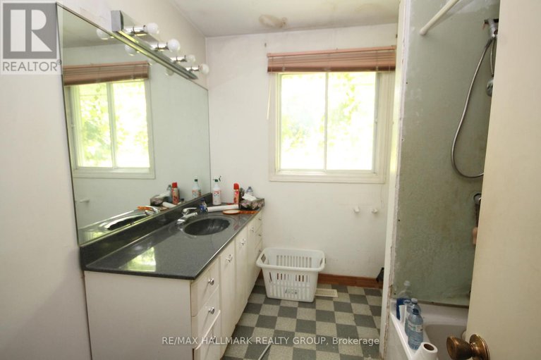 28853332/2516-page-road/orleans-village/ottawa/ontario/K1W1E2_10