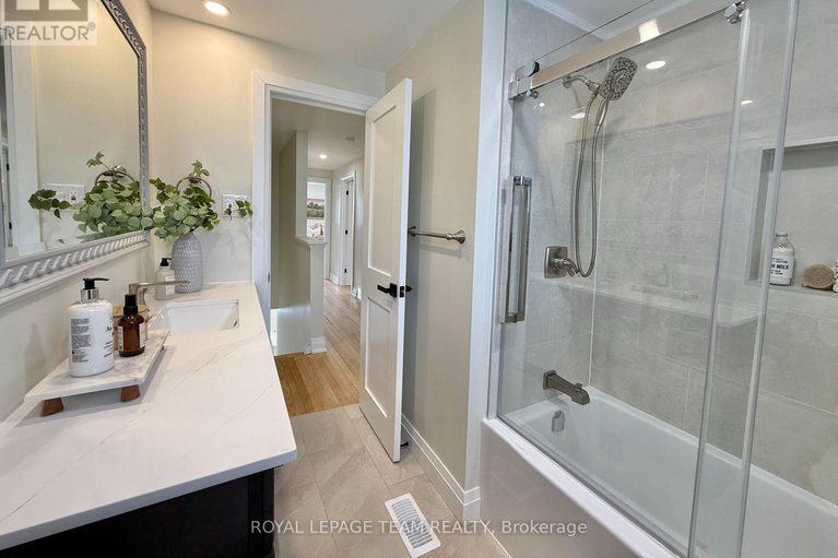 29340576/973-eiffel-avenue/carleton-square/ottawa/ontario/K2C0J3_18