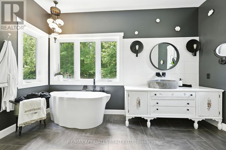 28465994/1155-ebbs-bay-road/drummond-n-elmsley-drummond-twp/drummondnorth-elmsley/ontario/K7C0C5_19