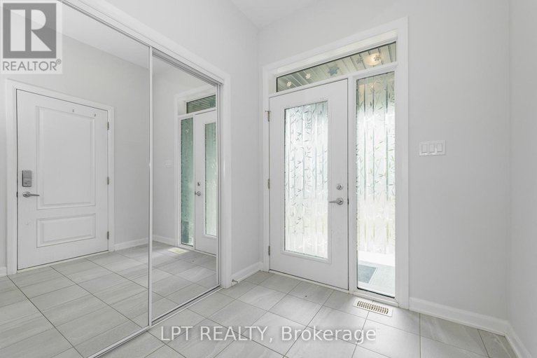 28716756/105-teelin-circle/half-moon-bay/ottawa/ontario/K2J6V1_4
