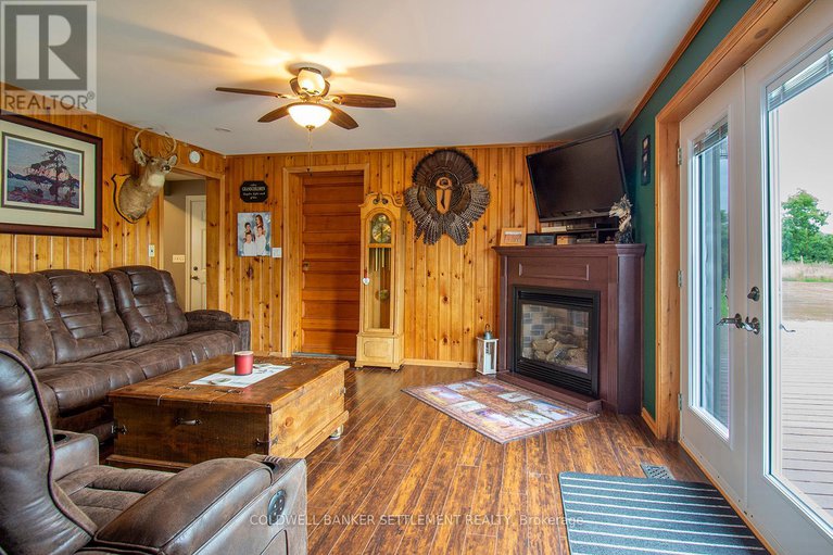 28566793/1221-drummond-con-1-concession/drummondnorth-elmsley-north-elmsley-twp/drummondnorth-elmsley/ontario/K7H3C3_18