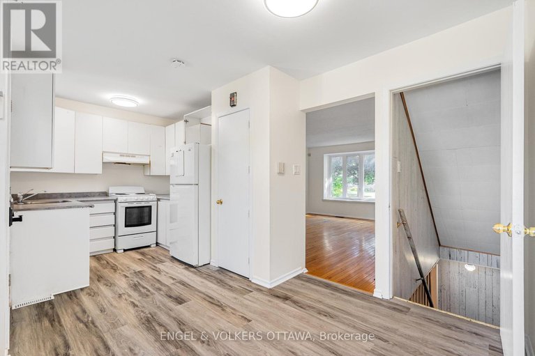 28917189/933-greenbriar-avenue/carleton-heights/ottawa/ontario/K2C0J8_28