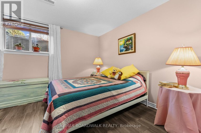 29636678/12-royalty-way/north-grenville-twp-kemptville-south/north-grenville/ontario/K0G1J0_24