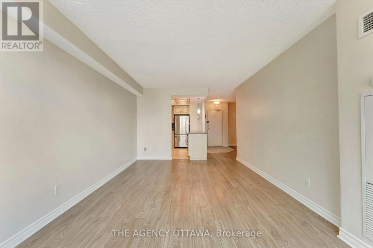 28574774/304-555-brittany-drive/viscount-alexander-park/ottawa/ontario/K1K4C5_11
