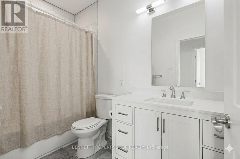 29479240/139-duford-street/vanier/ottawa/ontario/K1L6Z5_8