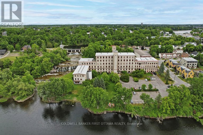 28688654/109-1-rosamond-street/almonte/mississippi-mills/ontario/K0A1A0_36