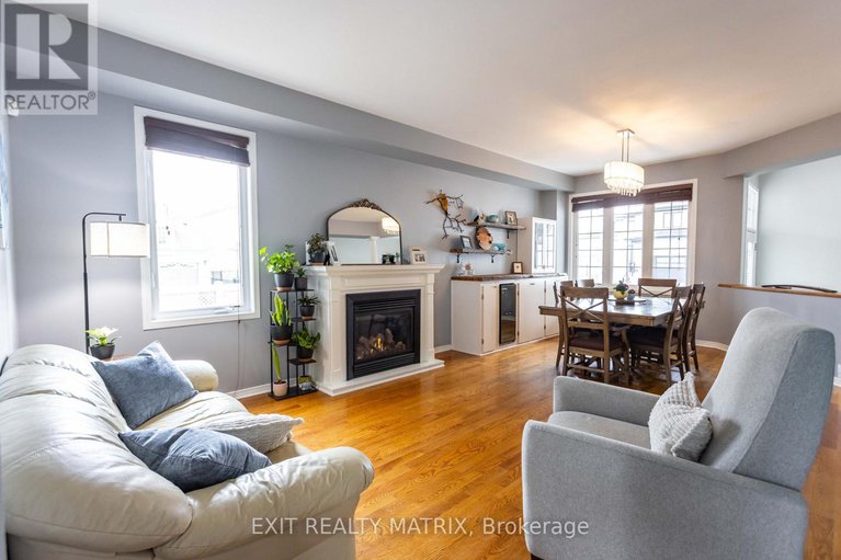 28414498/221-hillpark-high-street/mer-bleuebradley-estatesanderson-park/ottawa/ontario/K1W0B5_12