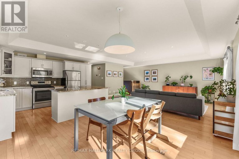 29050098/2605-pierrette-drive/cumberland-estates/ottawa/ontario/K4C1B6_11