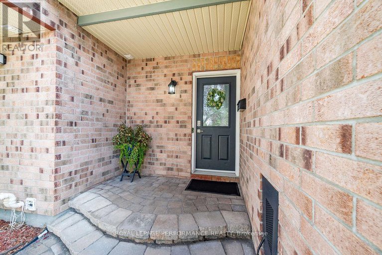 28795848/1649-greywood-drive/chateauneuf/ottawa/ontario/K1C7L9_3