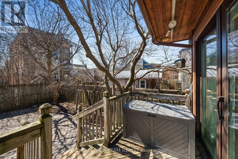 29642086/148-bruyere-street/lower-townbyward-market/ottawa/ontario/K1N5E1_34