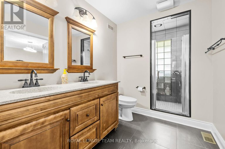 28760673/1280-ben-royal-avenue/greely/ottawa/ontario/K4P1A3_20