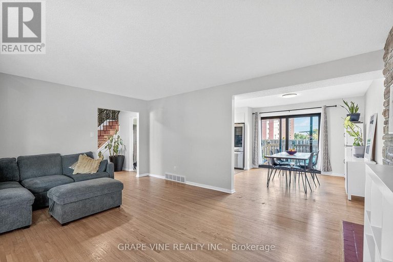 28771290/2405-dwight-crescent/hawthorne-meadows/ottawa/ontario/K1G1C7_12
