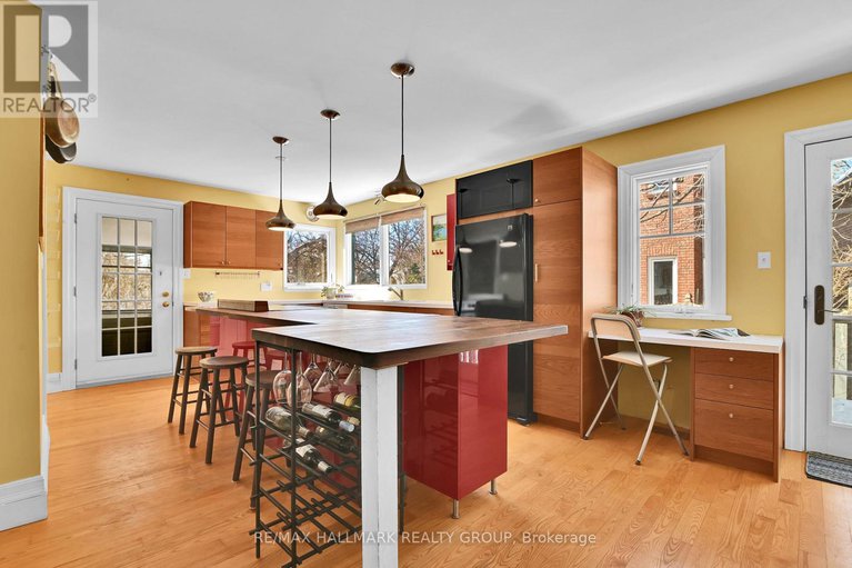 29437616/9-rock-avenue/lindenlea/ottawa/ontario/K1M1A5_16