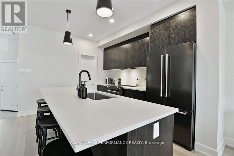 28479504/713-cap-diamant-way/camelot/ottawa/ontario/K4A1J6_5