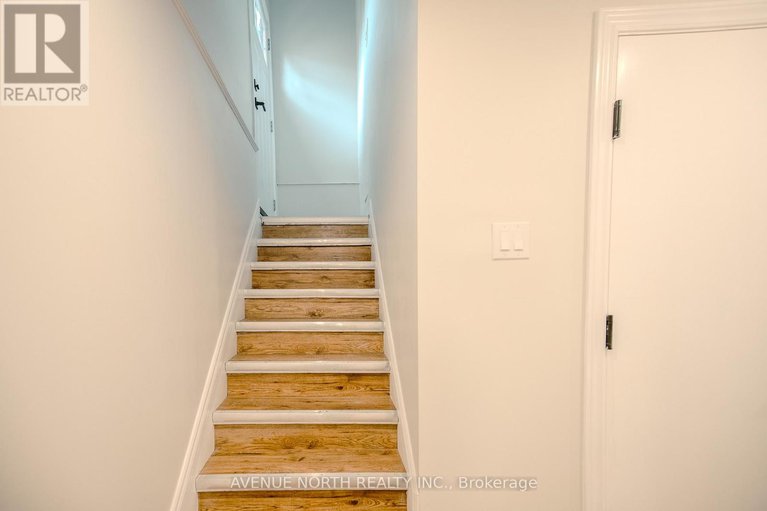 29032421/882-balsam-drive/chatelaine-village/ottawa/ontario/K1E1B5_20