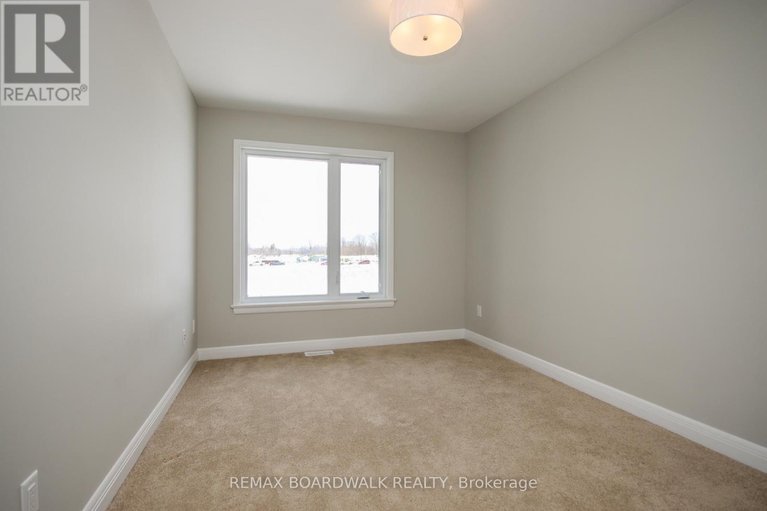 29643947/74-michael-stoqua-street/cfb-rockcliffe-and-area/ottawa/ontario/K1K5A2_23