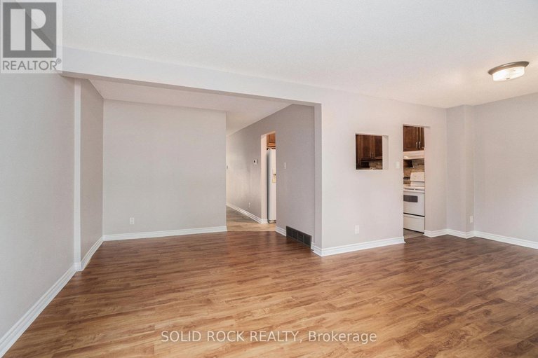 28737979/34-4573-carrington-place/pineview/ottawa/ontario/K1B4P8_9