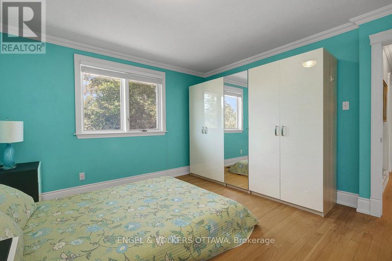 28808789/3-mohawk-crescent/bruce-farmgraham-parkqualicumbellands/ottawa/ontario/K2H7G7_33