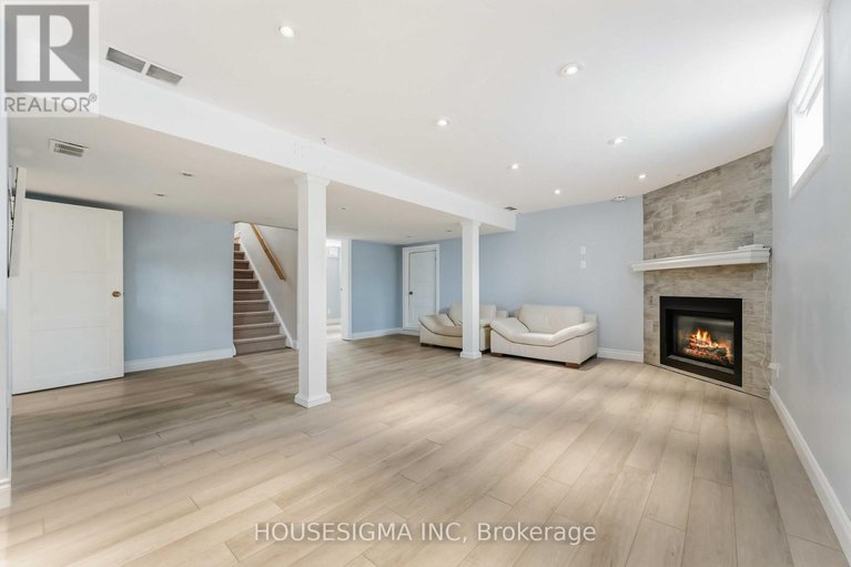 29433007/1047-richard-avenue/billings-bridge/ottawa/ontario/K1H8C3_35