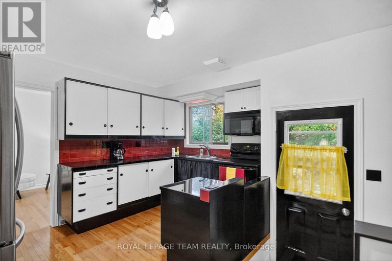 28978666/46-quinpool-crescent/arbeatha-park/ottawa/ontario/K2H6J1_11