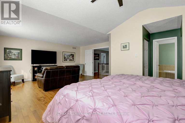 29357706/1721-jersey-street/fallingbrookgardenway-south/ottawa/ontario/K4A4Y6_22