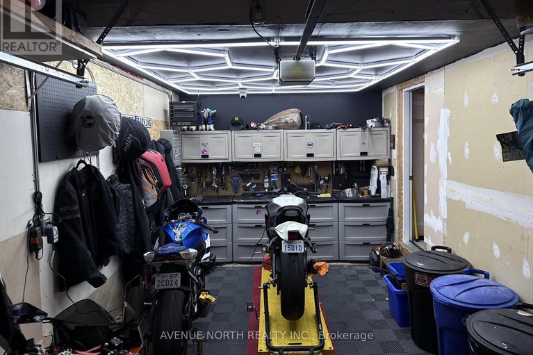 29251026/128-midsummer-terrace/queenswood-heights-south/ottawa/ontario/K1E3V3_5