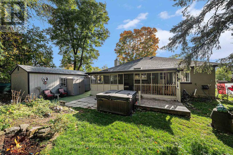 28989820/1109-edward-street/manotick-long-island-nicholls-island/ottawa/ontario/K4M1G8_18