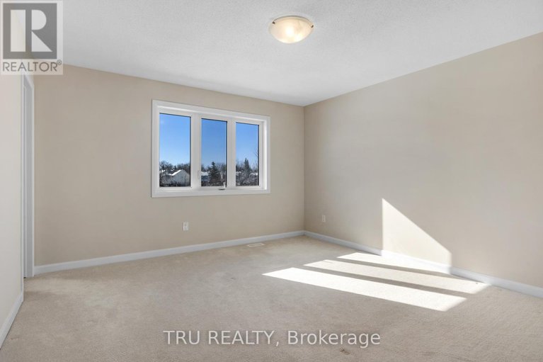 28162439/146-attwell-private/morgans-grantsouth-march/ottawa/ontario/K2K0P6_17