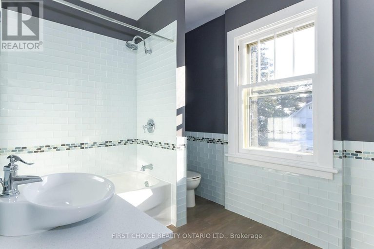 29184407/142-broadway-avenue/glebe/ottawa/ontario/K1S2V8_24