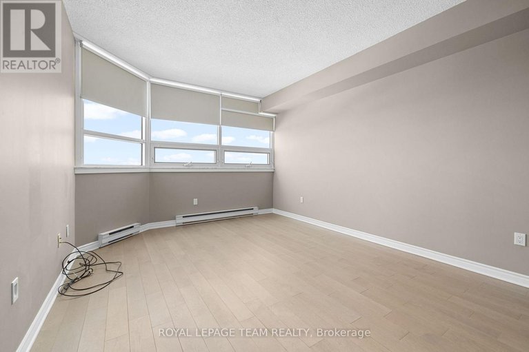 29414211/1803-1480-riverside-drive/riverview-park/ottawa/ontario/K1G5H2_16