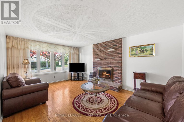 28997757/1665-fisher-avenue/carleton-heights/ottawa/ontario/K2C1X9_4