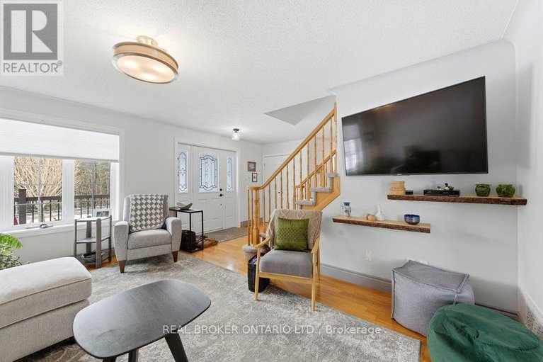 29463129/1585-becketts-creek-road/cumberland-west/ottawa/ontario/K4C1C8_9