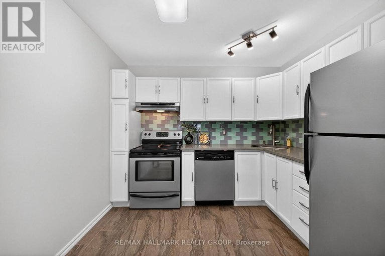 29643096/80-pickwick-drive/cedargrovefraserdale/ottawa/ontario/K2J3E2_14