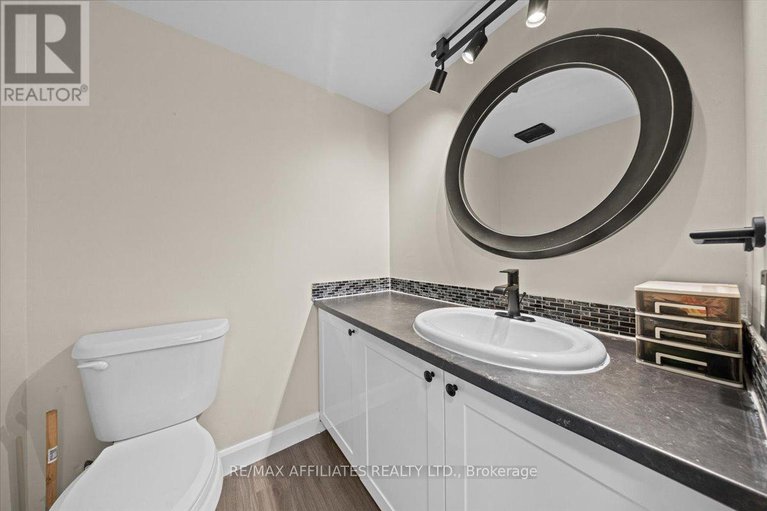 28895035/a-6643-bilberry-drive/convent-glen-north/ottawa/ontario/K1C4N5_5