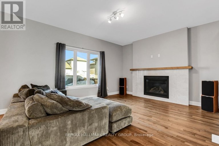 29228847/609-misty-street/village-of-russell/russell/ontario/K4R0G3_8