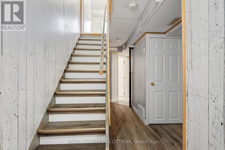 28917189/933-greenbriar-avenue/carleton-heights/ottawa/ontario/K2C0J8_33