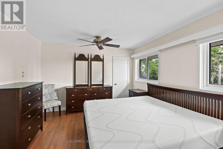 28793444/1788-ernest-avenue/mckellar-heights/ottawa/ontario/K2A1M1_23