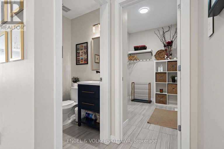 29373193/267-sceptre-way/emerald-meadowstrailwest/ottawa/ontario/K2V0C6_5