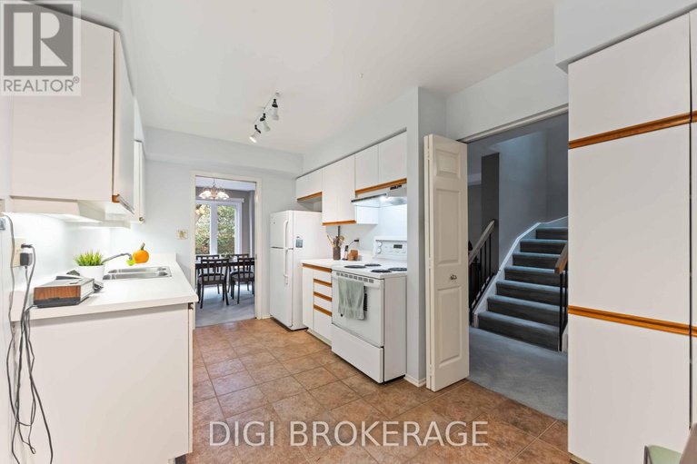28971569/28-710-coronation-avenue/riverview-park/ottawa/ontario/K1G4G7_13