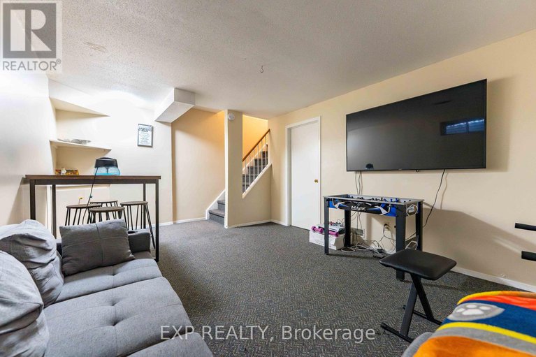 28250055/15-1979-greenvale-lane/chateauneuf/ottawa/ontario/K1C6E4_25