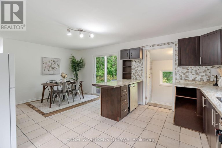 28821514/7321-snake-island-road/osgoode-twp-north-of-reg-rd-6/ottawa/ontario/K4P1N2_11